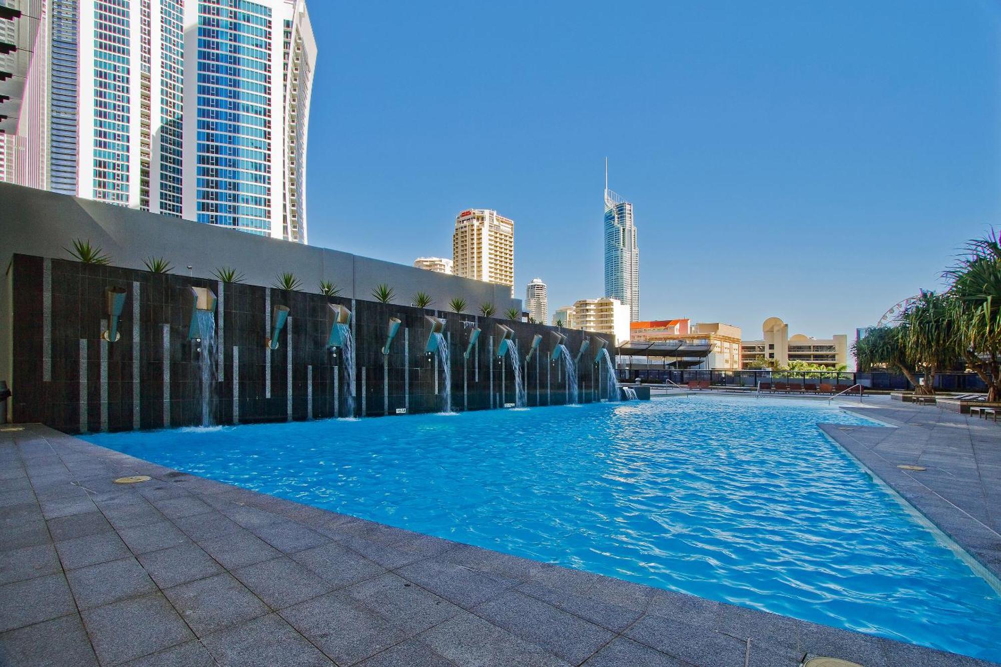 5 Bedroom Executive Sub Penthouse In The Heart Of Surfers With Full Ocean Views - Sleeps 12 - Circle On Cavill Amazing!! غولد كوست المظهر الخارجي الصورة